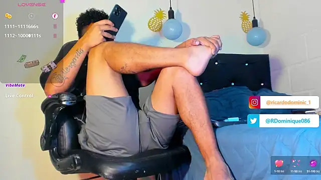 Snapshot of FuckHardlove chatting on January 28, 3:47 am FuckHardlove online show from January 28, 3:47 am