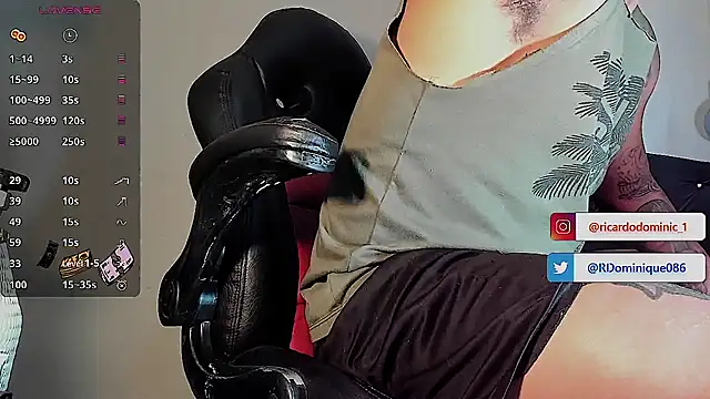 Snapshot of FuckHardlove chatting on October 23, 8:01 pm FuckHardlove online show from October 23, 8:01 pm