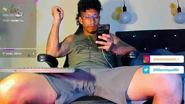 Snapshot of FuckHardlove chatting on January 30, 3:55 am FuckHardlove online show from January 30, 3:55 am