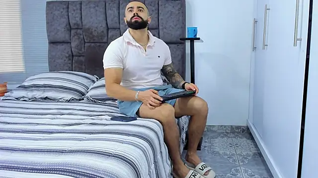 Zack Froone online show from October 6, 2:22 pm