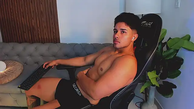 liam collins21 online show from September 25, 12:48 pm