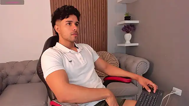 liam collins21 online show from March 19, 11:28 am