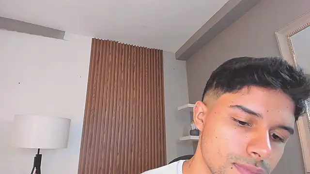 liam collins21 online show from February 2, 11:40 am