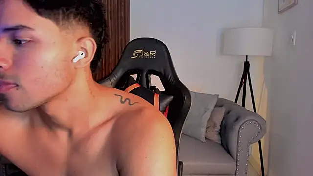 liam collins21 online show from September 18, 11:56 am