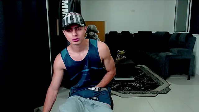 Stiven CL online show from October 31, 7:23 am