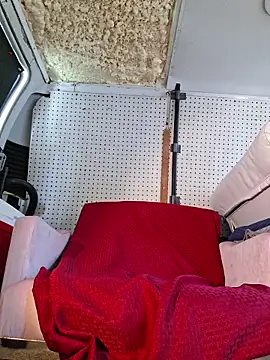 Hotbodyscottie online show from April 5, 9:00 pm