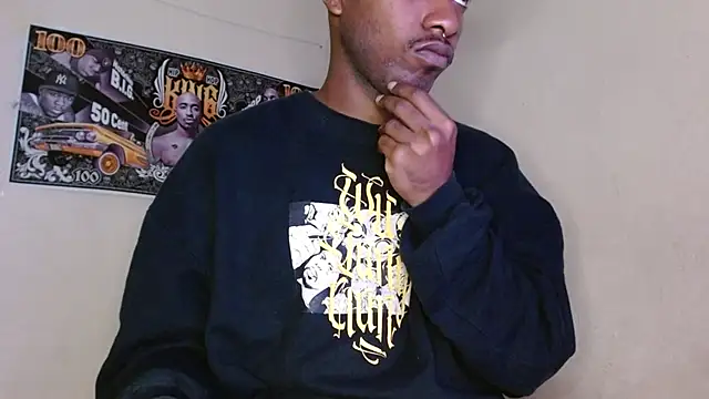 Snapshot of king__Black chatting on October 9, 12:10 pm king  Black online show from October 9, 12:10 pm