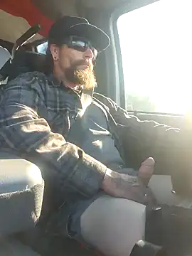 Snapshot of Crackkers chatting on December 2, 4:18 pm Crackkers online show from December 2, 4:18 pm