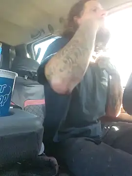 Snapshot of Crackkers chatting on January 21, 6:33 pm Crackkers online show from January 21, 6:33 pm