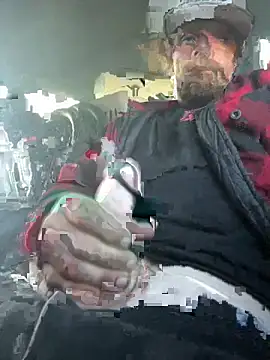 Crackkers online show from December 18, 3:30 pm