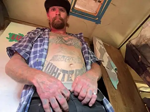 Crackkers online show from April 25, 8:39 pm