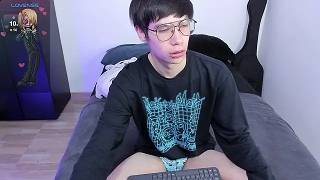 Aventure Twinks online show from March 23, 4:05 am