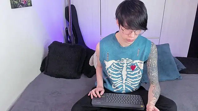 Aventure Twinks online show from January 8, 7:34 am