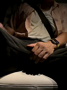 RoodoggXL online show from November 15, 2:13 am