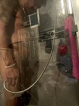 RoodoggXL online show from December 3, 3:29 am