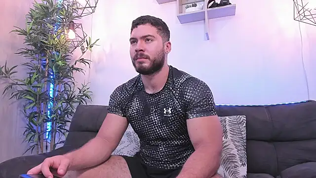 Snapshot of SebastianVilla_ chatting on February 26, 3:52 pm SebastianVilla  online show from February 26, 3:52 pm
