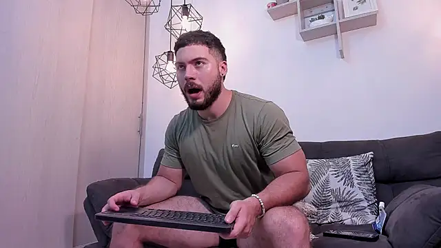 Snapshot of SebastianVilla_ chatting on February 2, 10:49 pm SebastianVilla  online show from February 2, 10:49 pm