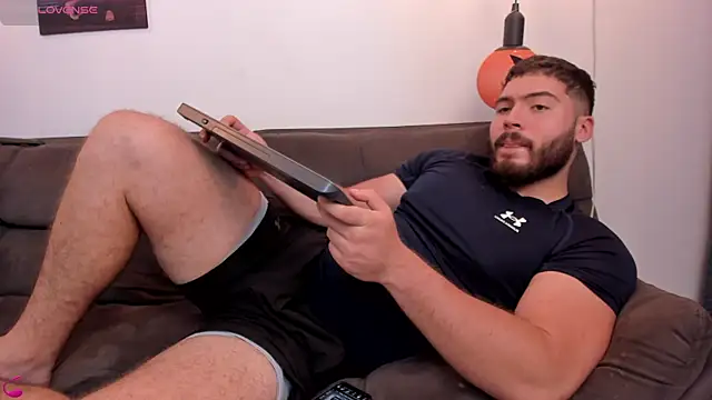 Snapshot of SebastianVilla_ chatting on October 22, 11:08 pm SebastianVilla  online show from October 22, 11:08 pm