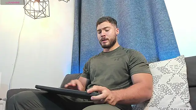 Snapshot of SebastianVilla_ chatting on February 18, 10:58 pm SebastianVilla  online show from February 18, 10:58 pm