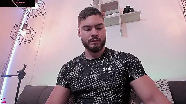 Snapshot of SebastianVilla_ chatting on March 12, 7:59 pm SebastianVilla  online show from March 12, 7:59 pm