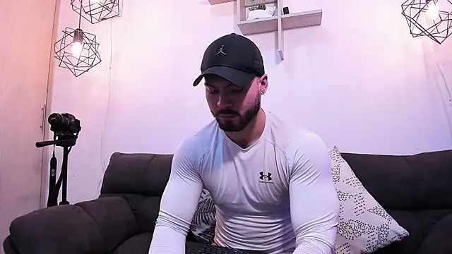 Snapshot of SebastianVilla_ chatting on December 10, 2:06 pm SebastianVilla  online show from December 10, 2:06 pm