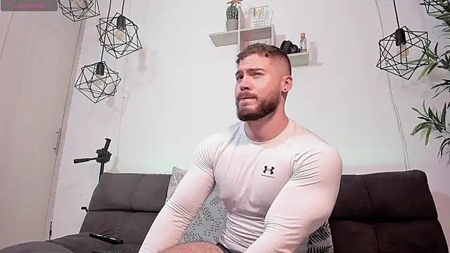Snapshot of SebastianVilla_ chatting on March 10, 9:18 pm SebastianVilla  online show from March 10, 9:18 pm