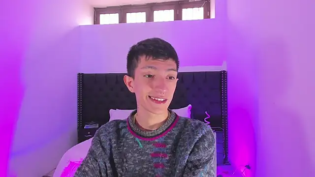 DereckCooperr online show from January 4, 7:02 pm