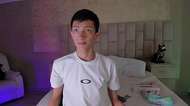 DereckCooperr online show from January 6, 9:00 pm