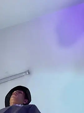 DereckCooperr online show from December 20, 5:47 am