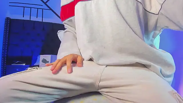 DereckCooperr online show from February 24, 10:14 pm