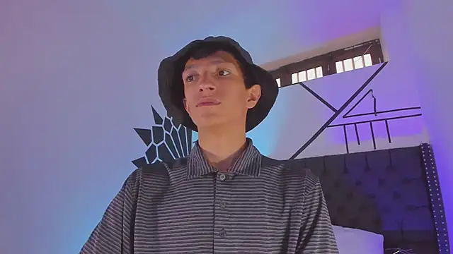 DereckCooperr online show from February 6, 9:17 pm