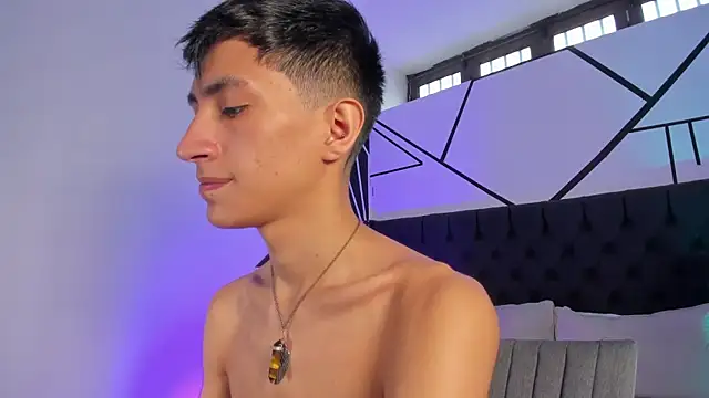 DereckCooperr online show from March 2, 9:30 pm