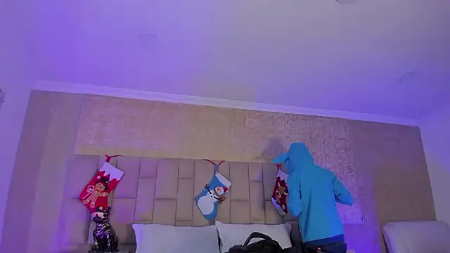 DereckCooperr online show from December 7, 7:43 pm