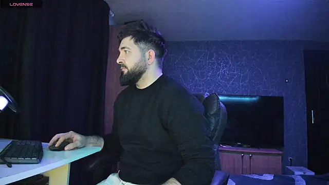 Snapshot of Eduu2322 chatting on January 24, 10:30 pm Eduu2322 online show from January 24, 10:30 pm