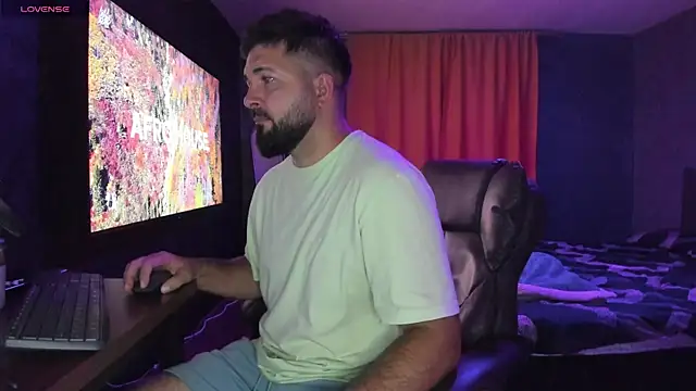 Snapshot of Eduu2322 chatting on September 24, 8:18 pm Eduu2322 online show from September 24, 8:18 pm