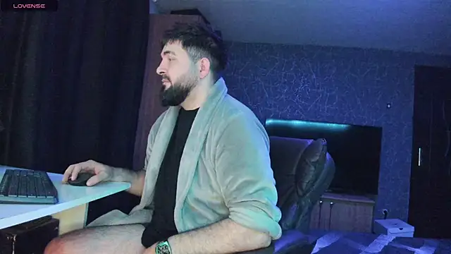 Snapshot of Eduu2322 chatting on January 27, 11:33 pm Eduu2322 online show from January 27, 11:33 pm