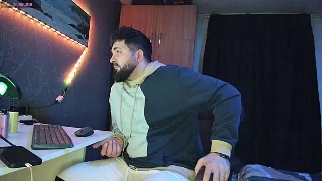 Snapshot of Eduu2322 chatting on March 4, 11:00 pm Eduu2322 online show from March 4, 11:00 pm