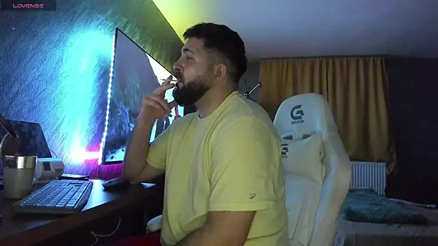 Eduu2322 online show from January 7, 10:26 pm