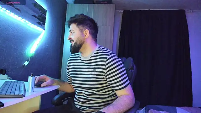 Snapshot of Eduu2322 chatting on February 27, 10:53 pm Eduu2322 online show from February 27, 10:53 pm