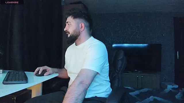 Snapshot of Eduu2322 chatting on January 14, 10:34 pm Eduu2322 online show from January 14, 10:34 pm