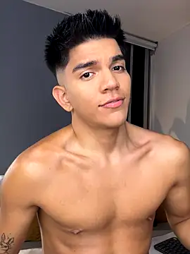 santiago 01 online show from December 16, 1:12 am