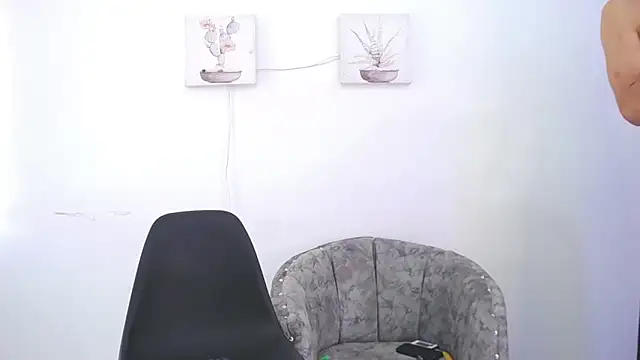 Snapshot of Harry_jhonsson chatting on February 19, 10:09 pm Harry jhonsson online show from February 19, 10:09 pm