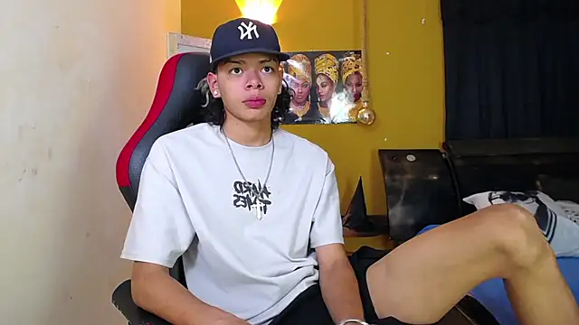 Snapshot of Harry_jhonsson chatting on December 14, 2:56 am Harry jhonsson online show from December 14, 2:56 am