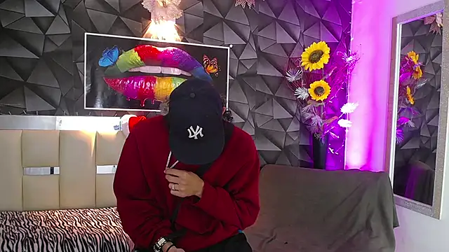 Snapshot of Harry_jhonsson chatting on December 15, 1:24 am Harry jhonsson online show from December 15, 1:24 am