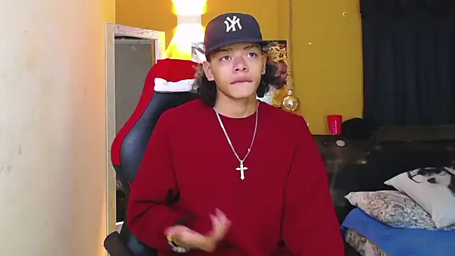 Snapshot of Harry_jhonsson chatting on December 18, 3:37 am Harry jhonsson online show from December 18, 3:37 am