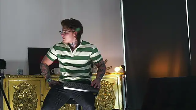 dantecoppolaa  online show from September 28, 8:29 pm