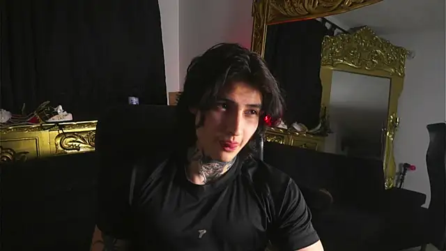 dantecoppolaa  online show from January 15, 11:51 pm