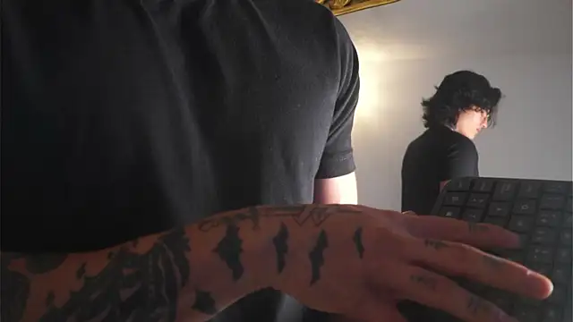 dantecoppolaa  online show from December 7, 6:26 pm