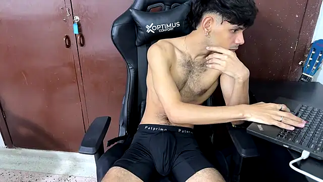 Snapshot of BanMeel01 chatting on January 21, 8:44 am BanMeel01 online show from January 21, 8:44 am