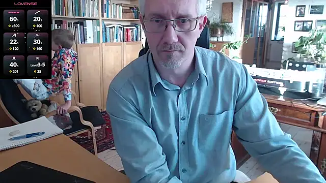 Snapshot of tom-swede chatting on December 17, 11:06 am tom-swede online show from December 17, 11:06 am